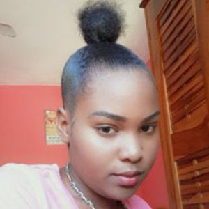 Meet your Posher, Laralee